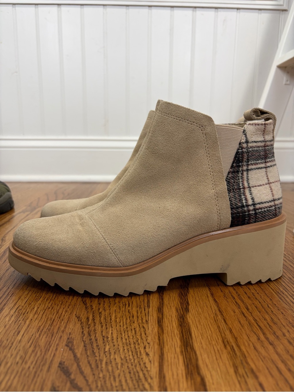 TOMS Maude Wedge Ankle Bootie with Plaid Heel Accent (10) - Picture 3 of 8